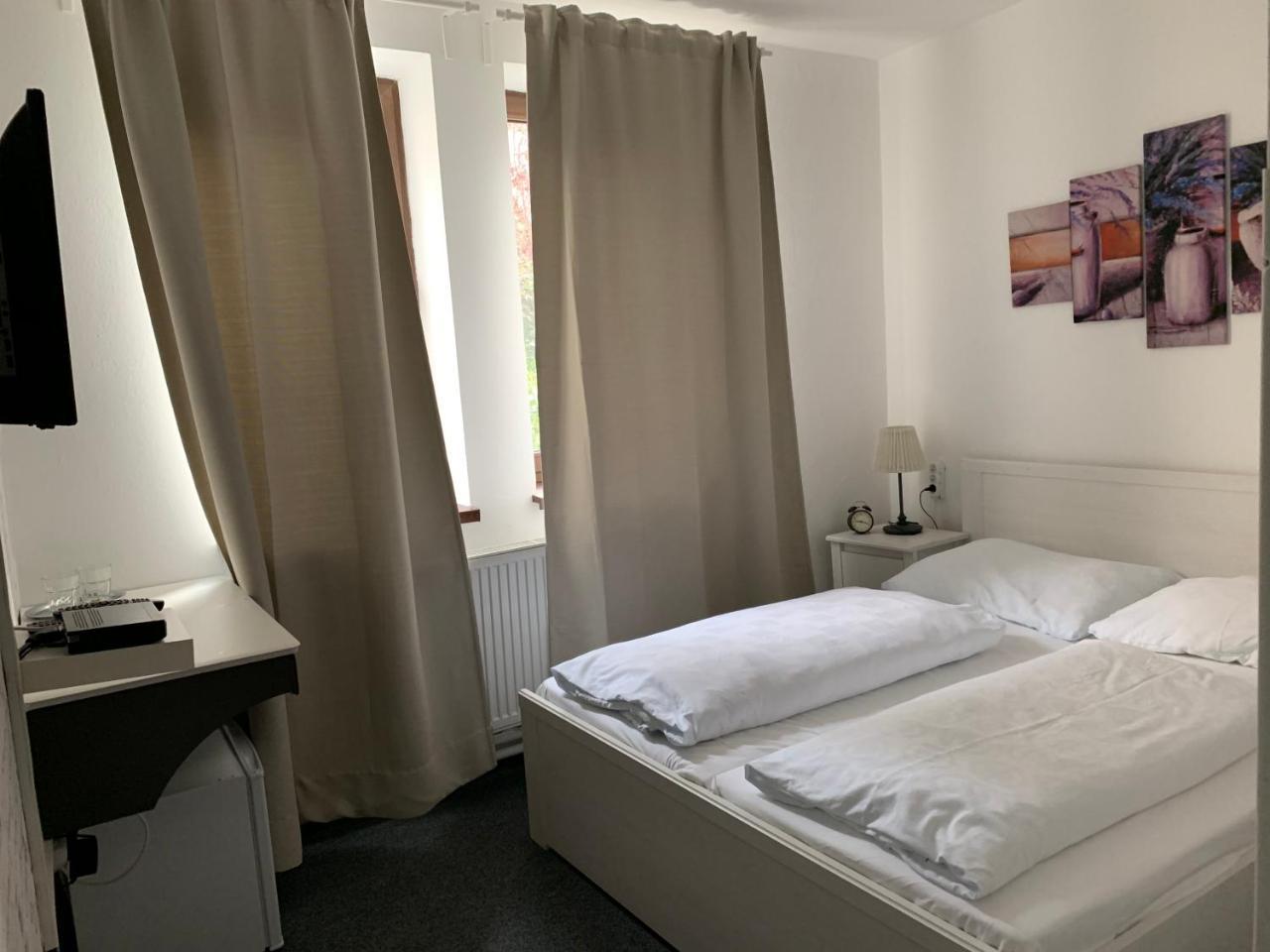 Penzion Holiday Trnava Eksteriør bilde