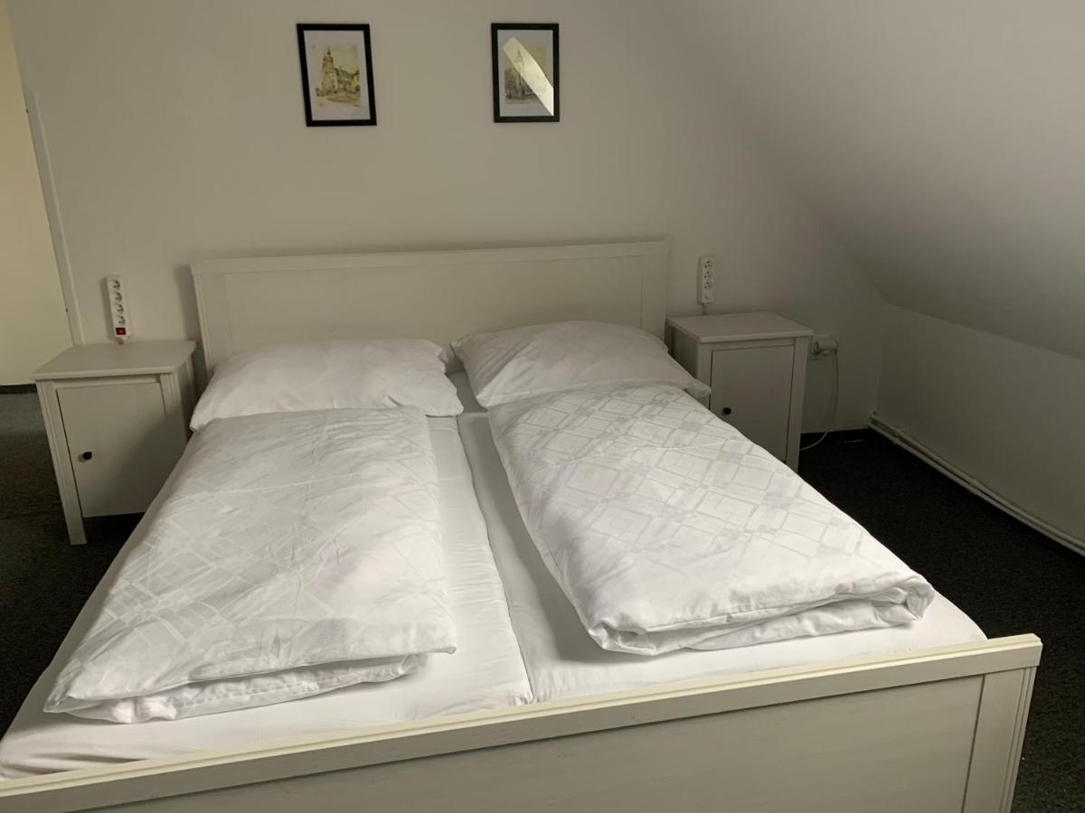 Penzion Holiday Trnava Eksteriør bilde