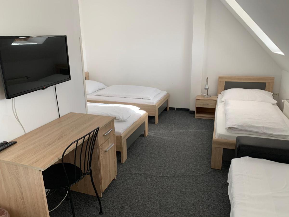 Penzion Holiday Trnava Eksteriør bilde